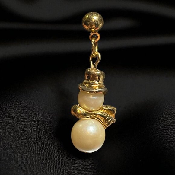 Vintage Avon Pearly Snowman Pierced Earrings - Picture 3 of 3